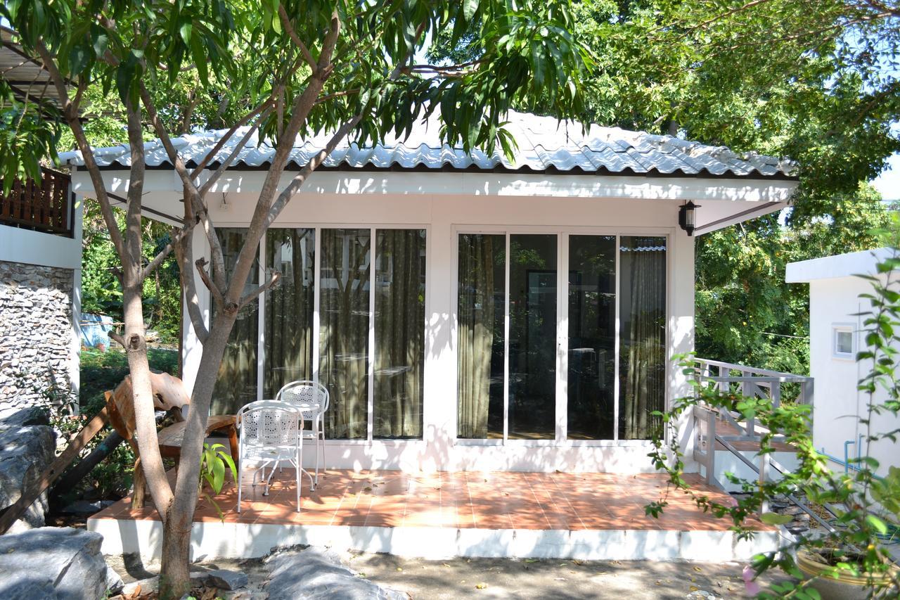 Benjaporn Bungalow Ko Si Chang Esterno foto