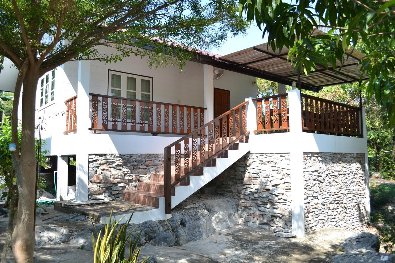 Benjaporn Bungalow Ko Si Chang Esterno foto